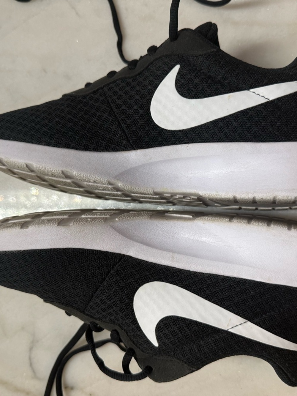 Nike Tanjun Women's Athletic Black Black Shoes - Picture 3 of 4
